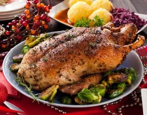 Gebratene Ente mit Knödel und Blaukraut